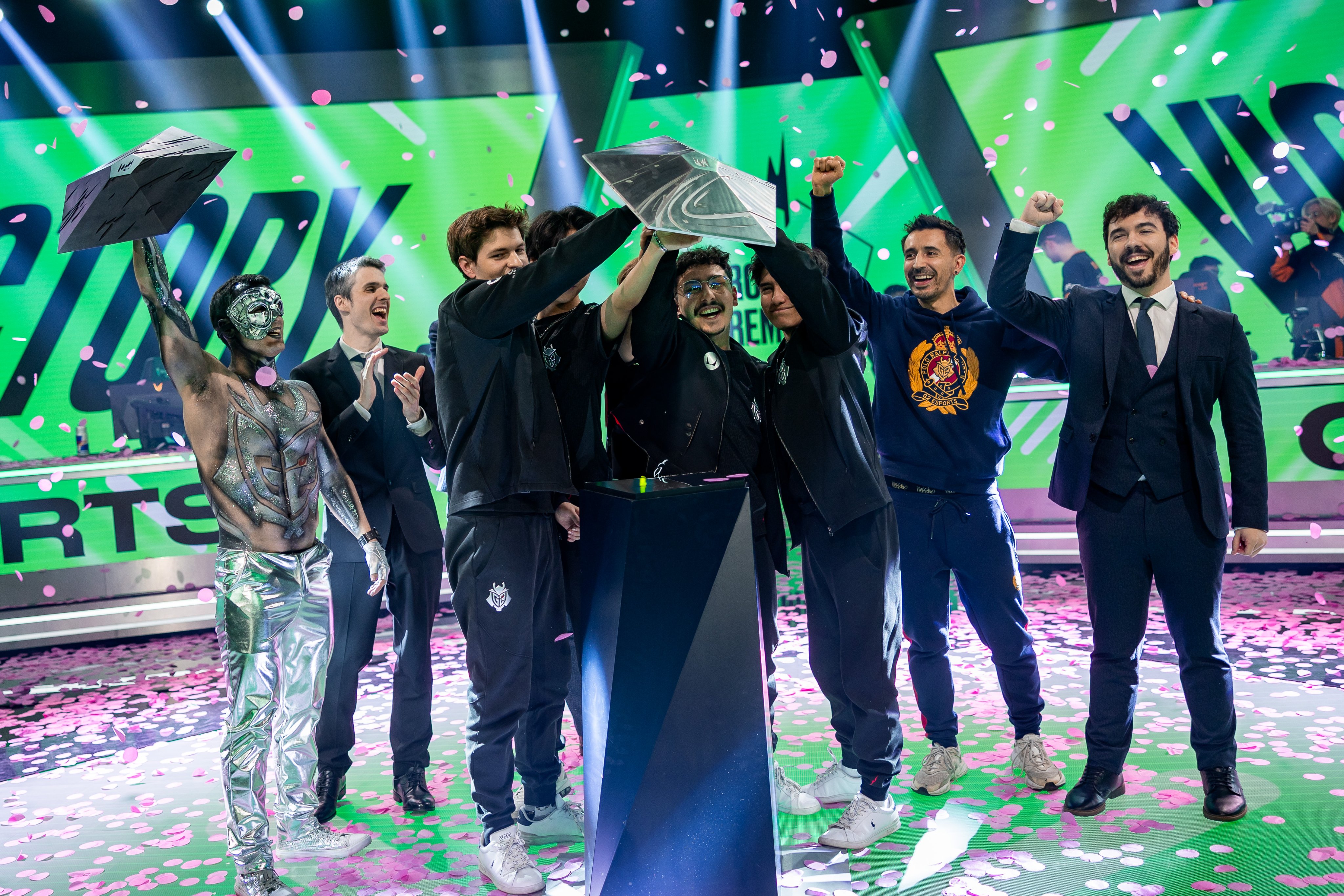 GEN力克WBG,Hanssama开启传奇时刻宿敌对决半决赛,留下经典瞬间 GEN力克WBG,Hanssama开启传奇时刻宿敌对决半决赛,留下经典瞬间