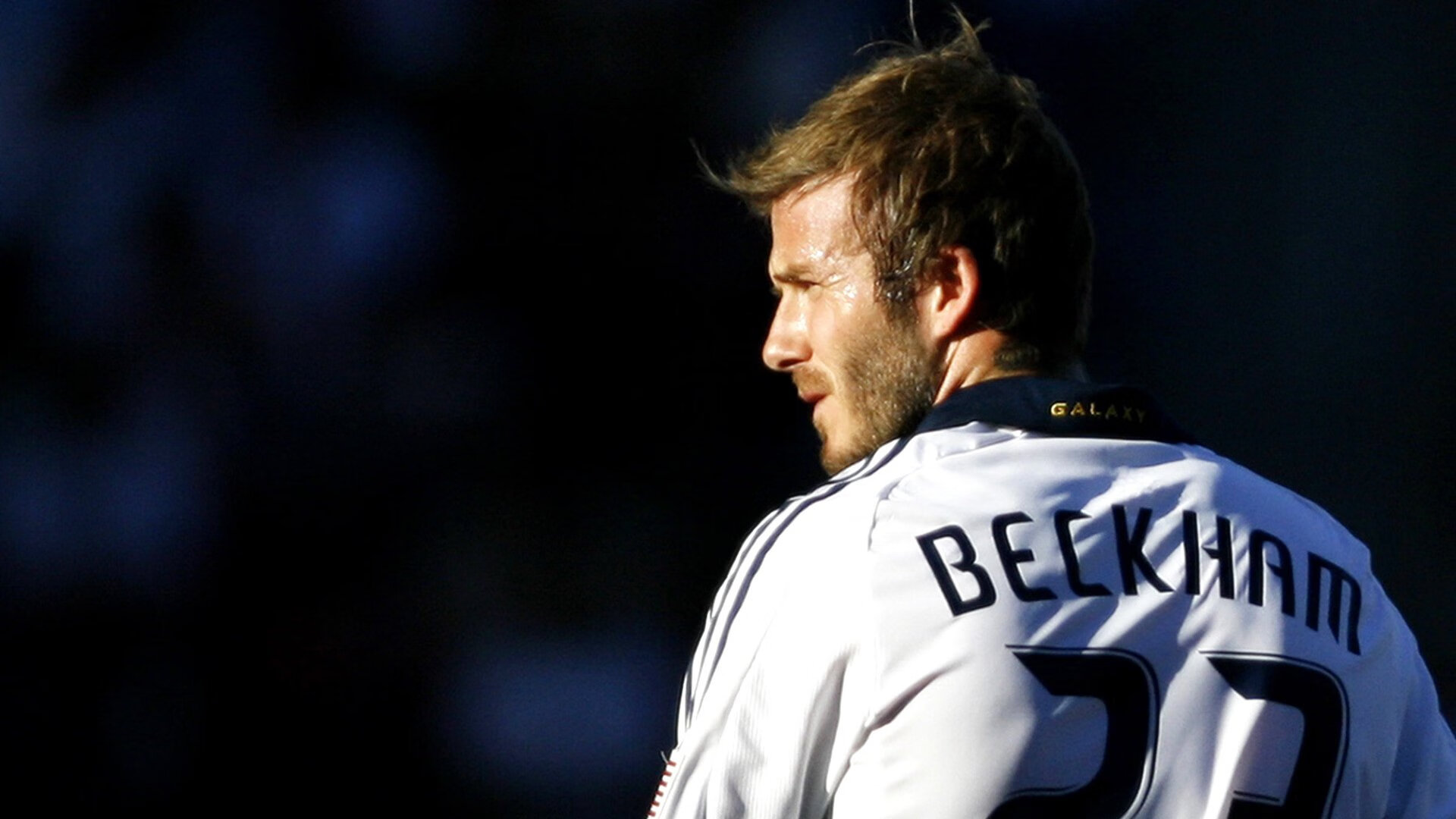 开云体育平台APP-爵士复仇之战，布克化身冷血杀手，独行侠的无解难题浮出水面